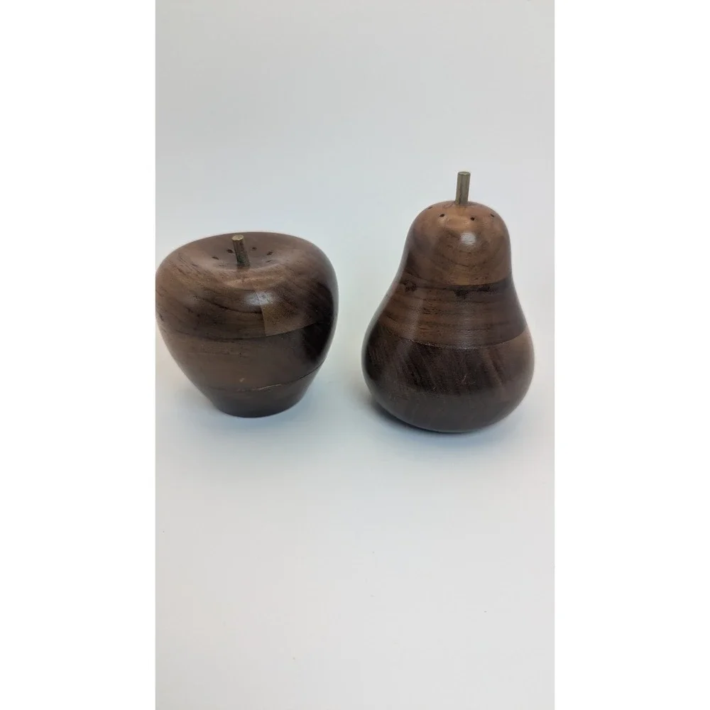 Vintage Wooden Apple Pear Salt Pepper Shakers Set Mid Century Modern Teacher‎